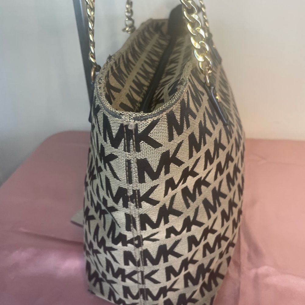 Authentic Michael Kors Purse  #056NC Jet Set Monogram Tote Bag in black and tan - Picture 4 of 11
